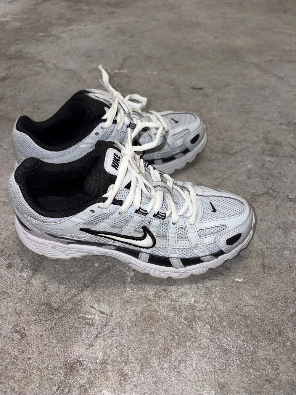 Nike White and Black Mesh Athletic Sneakers